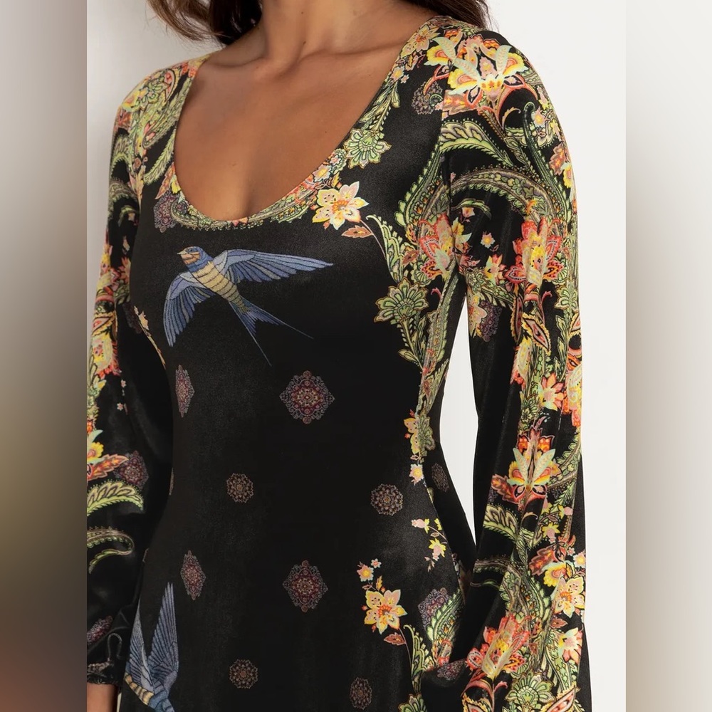 Blackmilk “WAITING IN THE WINGS VELVET BISHOP LONGLINE DRESS” Size Medium M NWT - Picture 6 of 16